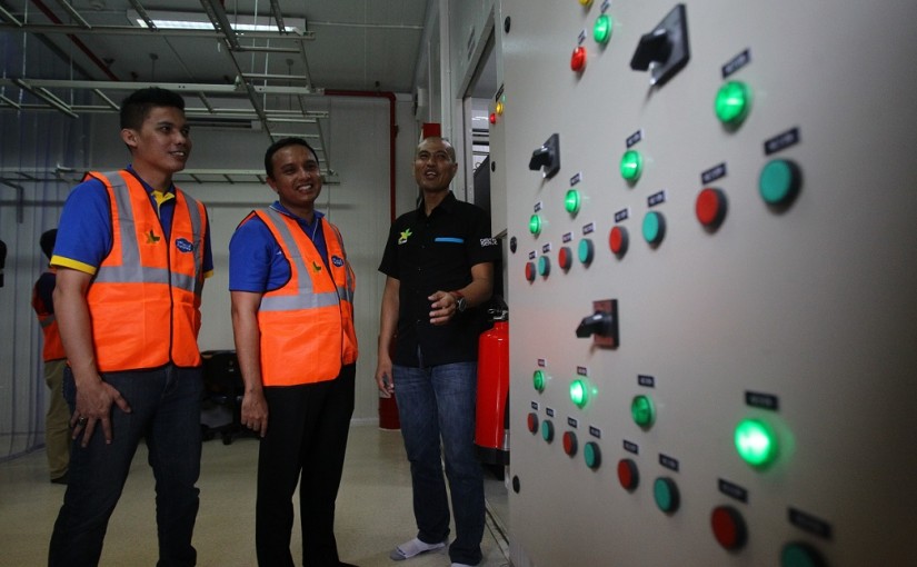 XL resmikan data center di balikpapan / XL