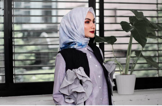 Platform marketplace fesyen Muslim Hijup mengumumkan akuisisi terhadap platform marketplace modest fashion terbesar Inggris Raya Haute-Elan