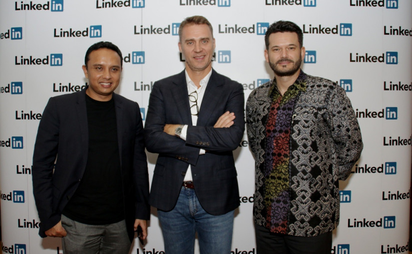 (ki-ka) Ongki Kurniawan (Managing Director GrabPay Indonesia), Olivier Legrand (Managing Director, APAC, LinkedIn), Jaroslav Gaisler (CEO PT Home Credit Indonesia) / LinkedIn