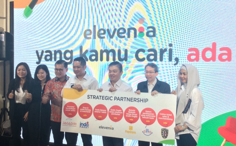 Jajaran manajemen elevenia dan partner saat acara HUT elevenia keempat / DailySocial