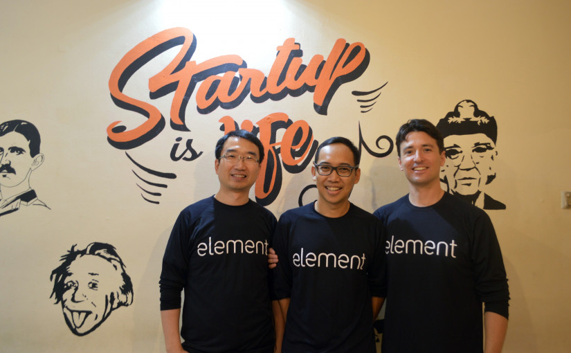 (le-ri) Yang Wang (CTO), Rizki Suluh Adi (Head of Indonesia), and Adam Perold (CEO) in #SelasaStartup / DailySocial