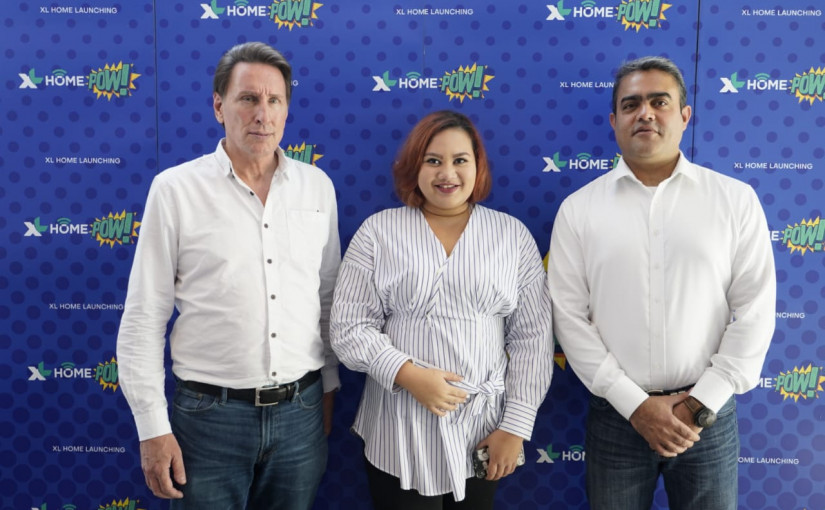 (ki-ka) Dave Ulmer (Head of XL Home), Bianca Hardini (Marketing Lead XL Home), Abhijit Navalekar (Director Corporate Strategy & Business Development XL Axiata)