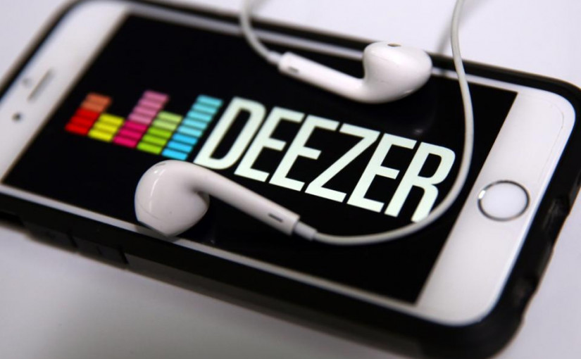 Aplikasi Deezer di perangkat iOS / Deezer