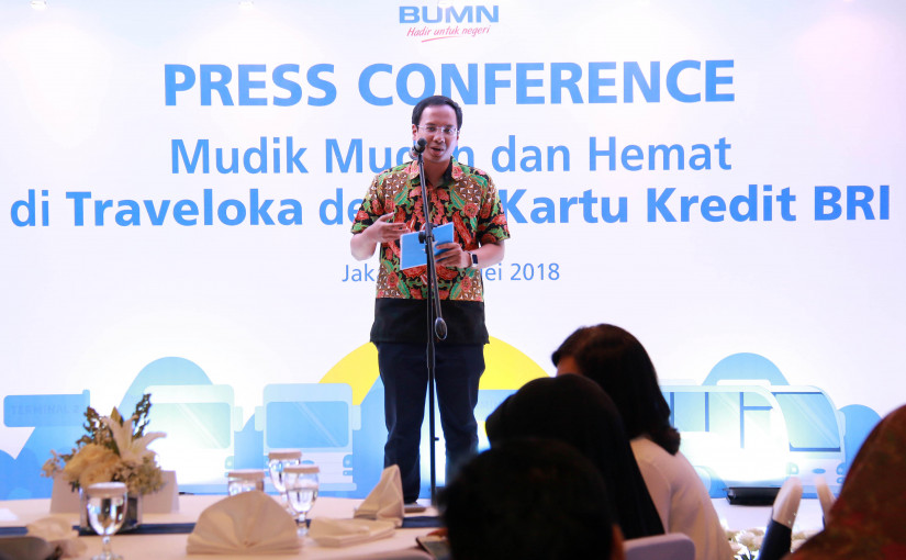 CMO Traveloka Dannis Muhammad saat presentasi di konferensi pers antara Traveloka dengan Bank BRI / Traveloka