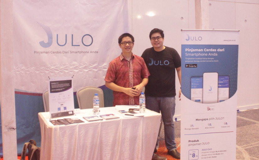 Julo's CEO, Adrianus Hitijahubessy with the Senior Product Manager, Yogi Suryadinata