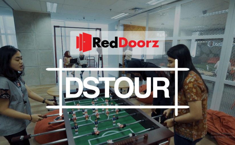 Kantor RedDoorz Indonesia mengedepankan konsep "open working space" dengan "mock up room" berupa kamar hotel