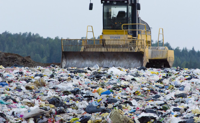 Dukungan holistik pemerintah, masalah retribusi, dan kesadaran masyarakat merupakan isu-isu yang harus dihadapi startup pengelolaan sampah di Indonesia.