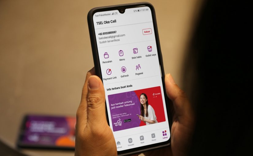 Salah satu sinergi Telkomsel dengan Gojek lewat fitur GoShop / Gojek