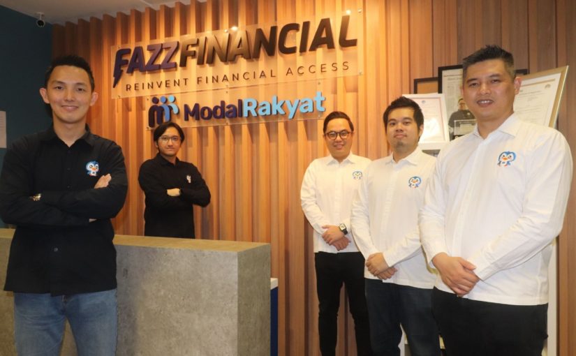 (ki-ka) Hendra Kwik (Direktur Utama Fazz Financial Group, CEO PAYFAZZ, dan Komisaris Modal Rakyat), Wafa Taftazani (Komisaris Utama Modal Rakyat), Hendoko (CEO Modal Rakyat), Stanislaus MC Tandelilin (Presiden dan Direktur Modal Rakyat), Christian Hanggra (CTO Modal Rakyat) / Modal Rakyat