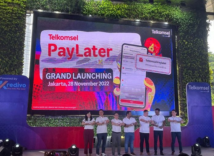 Telkomsel PayLater menawarkan solusi kredit instan eksklusif untuk membeli produk dan layanan di dalam ekosistem Telkomsel