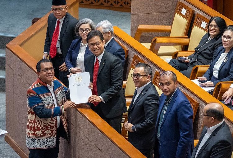 Pengesahan Undang-undang (UU) Kesehatan pada sidang paripurna DPR RI pada masa persidangan V Tahun sidang 2022-2023 hari Selasa (11/7) / Kemenkes